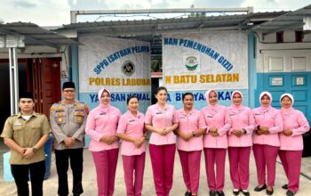 Sentuhan Kasih di Bulan Ramadan: SPPG 1 Kemala Bhayangkari dan Polsek Kampung Rakyat Kompak Berbagi Takjil