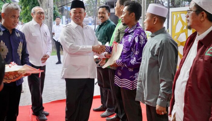 Percepat Sertipikasi Tanah Wakaf, Menteri ATR/Kepala BPN Serahkan 33 Sertipikat untuk Rumah Ibadah di Sulawesi Tengah