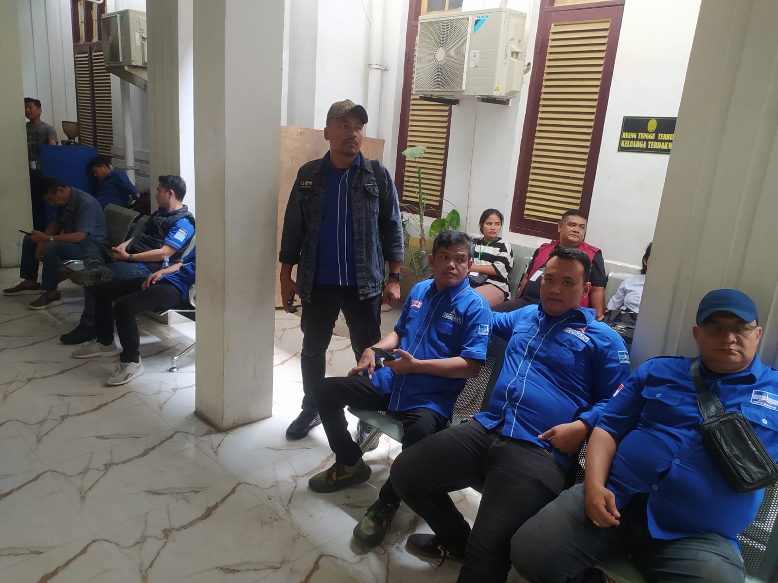 Kader Demokrat Hadiri Sidang Korupsi