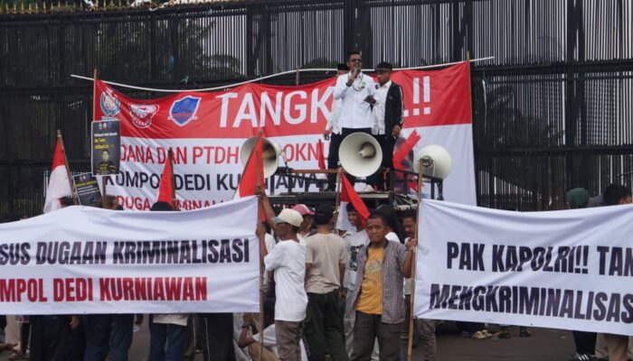 Gelar Aksi di DPR dan Mabes Polri Mahasiswa-Masyarakat Tuntut Kompol DK Dipecat