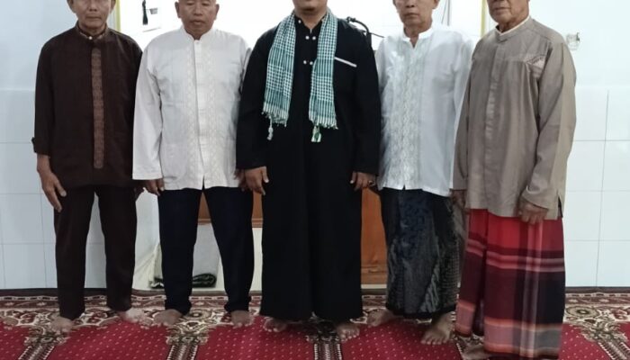 Tebarkan Pesan Kedamaian, Penyuluh Agama KUA Medan Kota Sampaikan Khutbah di Masjid Al-Hidayah Jl. Saudara