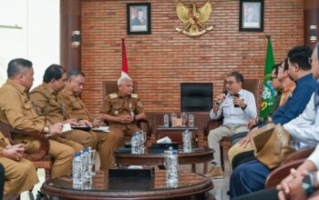 Sumur Migas di Hamparan Perak