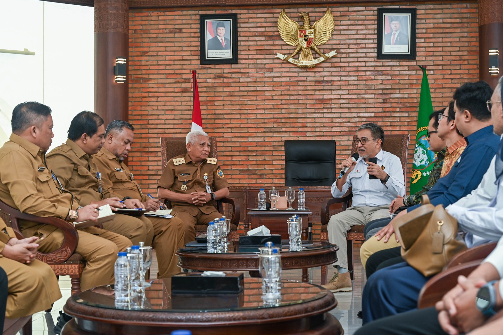 Sumur Migas di Hamparan Perak