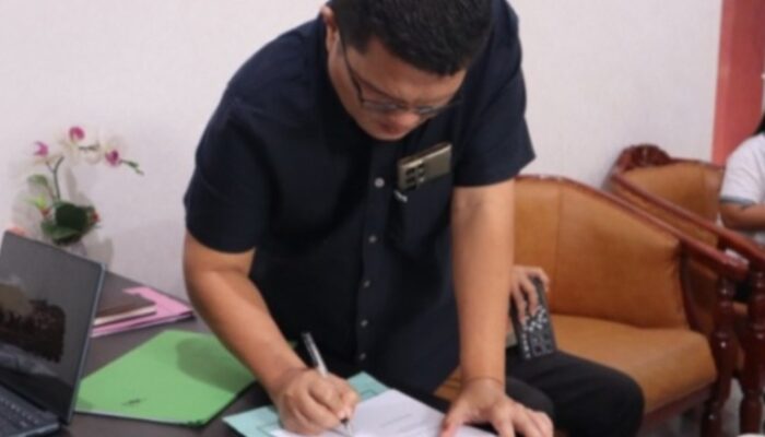 Serah Terima Surat Ukur, Kantor Pertanahan Toba dan Taput Perkuat Tertib Administrasi