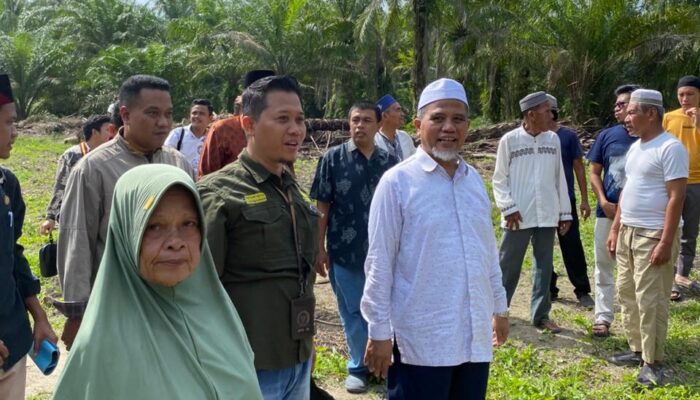 Tinjau Tanah Wakaf di Pantai Labu, Senator Muhammad Nuh Minta Doa Restu Bangun Lembaga Pendidikan PERSIS Unggul