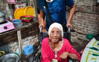 Bantuan Kursi Roda