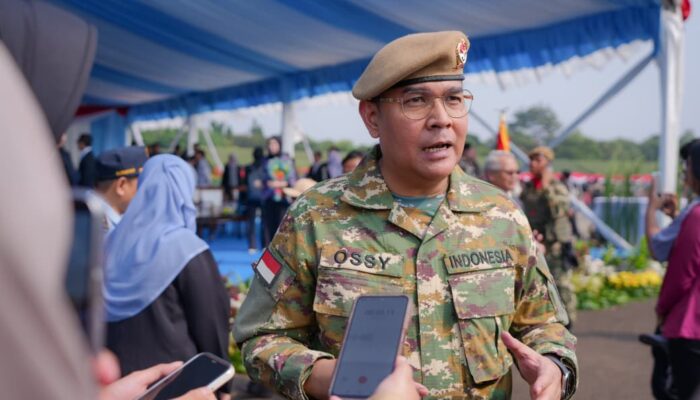 Penutupan Latsarmil Komcad Gelombang I 2026, Wamen Ossy Sebut Latsarmil Perkuat Karakter dan Integritas ASN