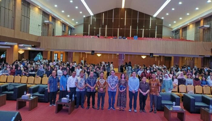Jerry Sambuaga Berikan Kuliah Umum di UNPRI Medan Bahas Trade War, AI dan Signifikansinya bagi Indonesia