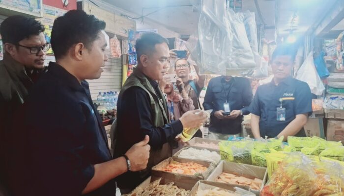 Sidak Pasar, Pimwil Bulog Sumut Budi Cahyanto Pastikan Minyakita dan Beras SPHP Aman, Harga Sesuai Ketentuan