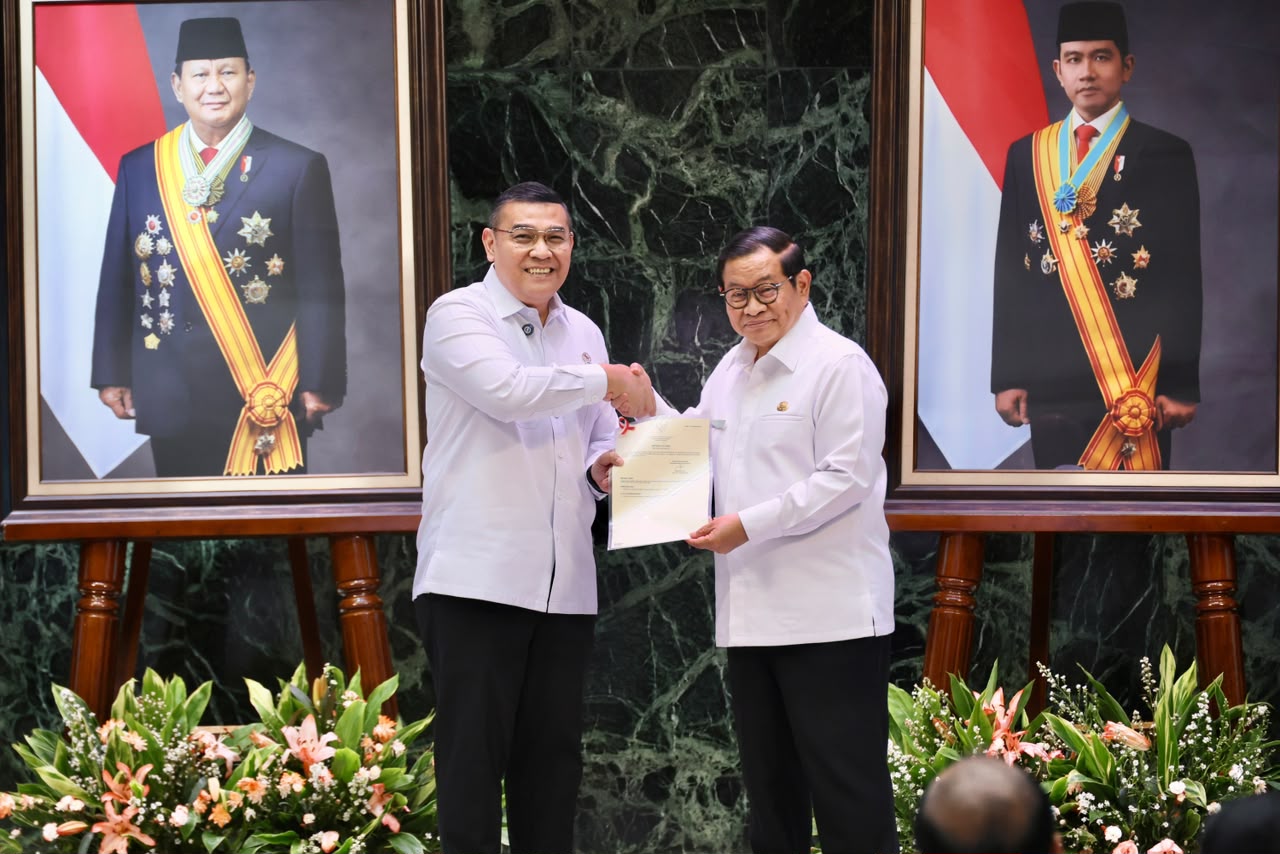 Serahkan Sertipikat
