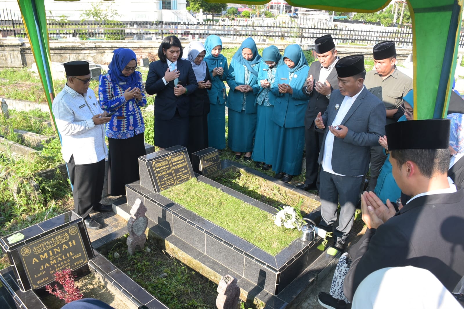 Ziarah Makam Mantan Bupati