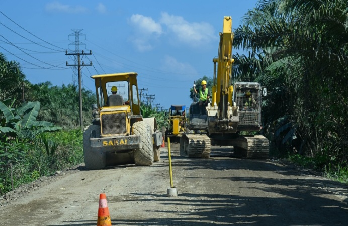 Perbaikan Jalan di Labuhanbatu