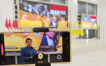 Bedah Buku Revolusi Iran