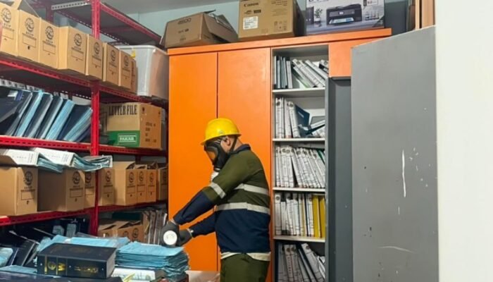 Jaga Keamanan Dokumen Pertanahan, Kantah Toba Laksanakan Fumigasi Arsip