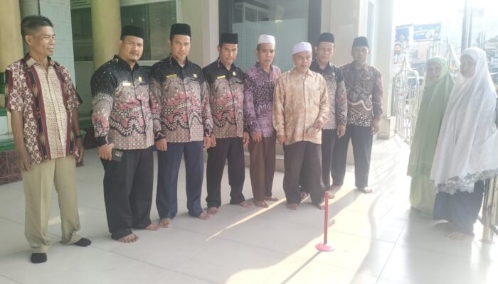 Sukseskan Gerakan Indonesia Berkiblat 2026, KUA Medan Kota Lakukan Kalibrasi Arah Kiblat di Masjid Silaturrahim