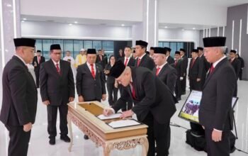 Lantik Pejabat Struktural