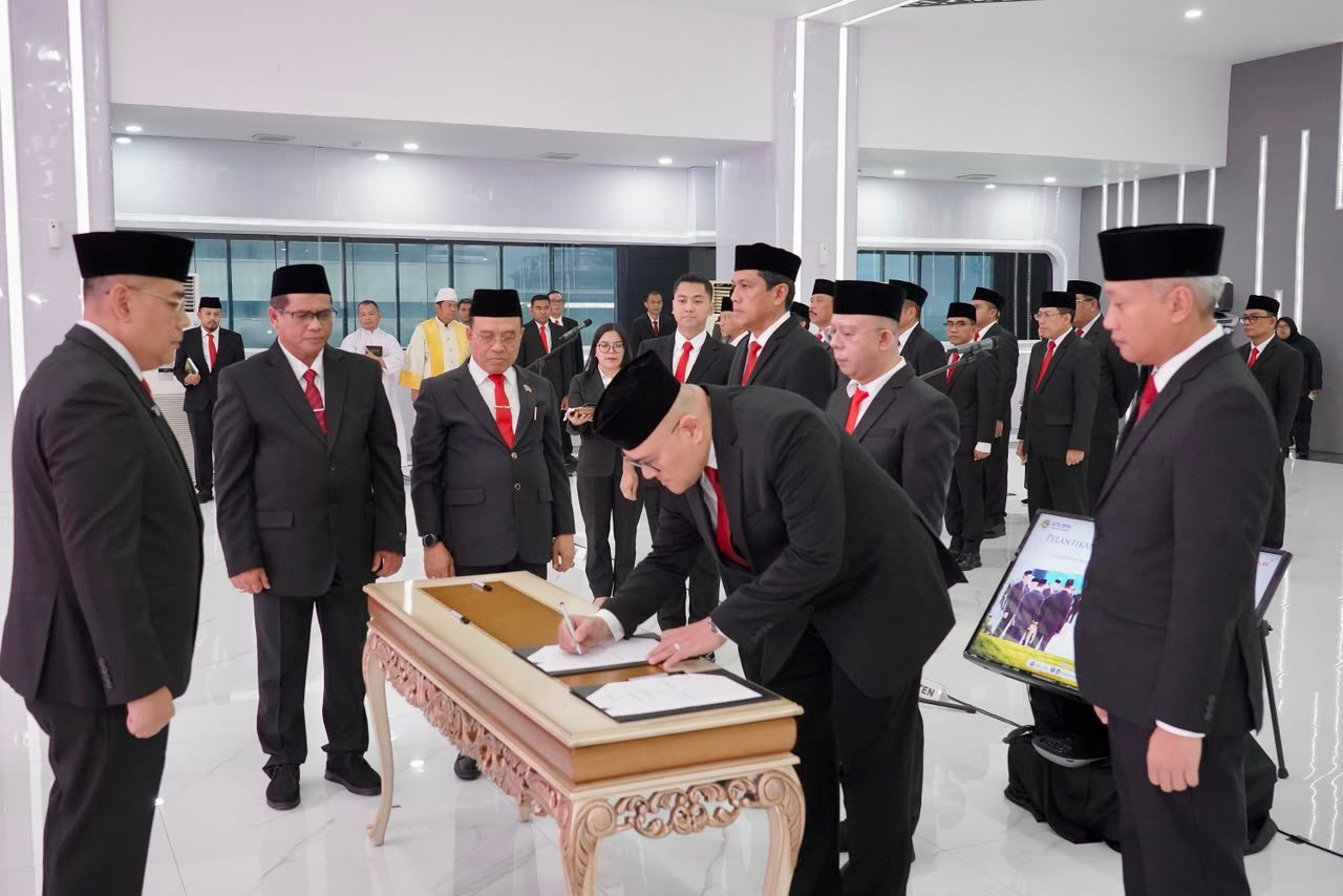Lantik Pejabat Struktural