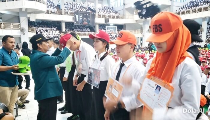 Rektor Unimed Kukuhkan 10.046 Mahasiswa Baru, Dorong Jadi Insan Akademik Berkarakter
