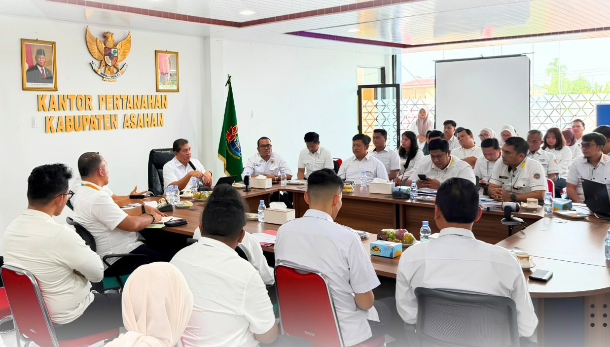 Tinjau Layanan Pertanahan