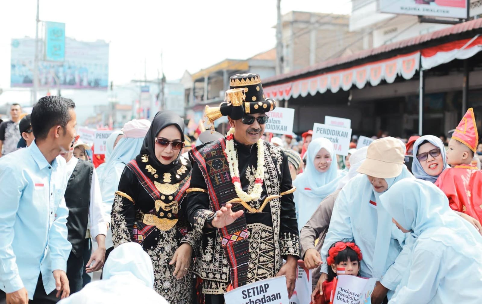 Busana Adat