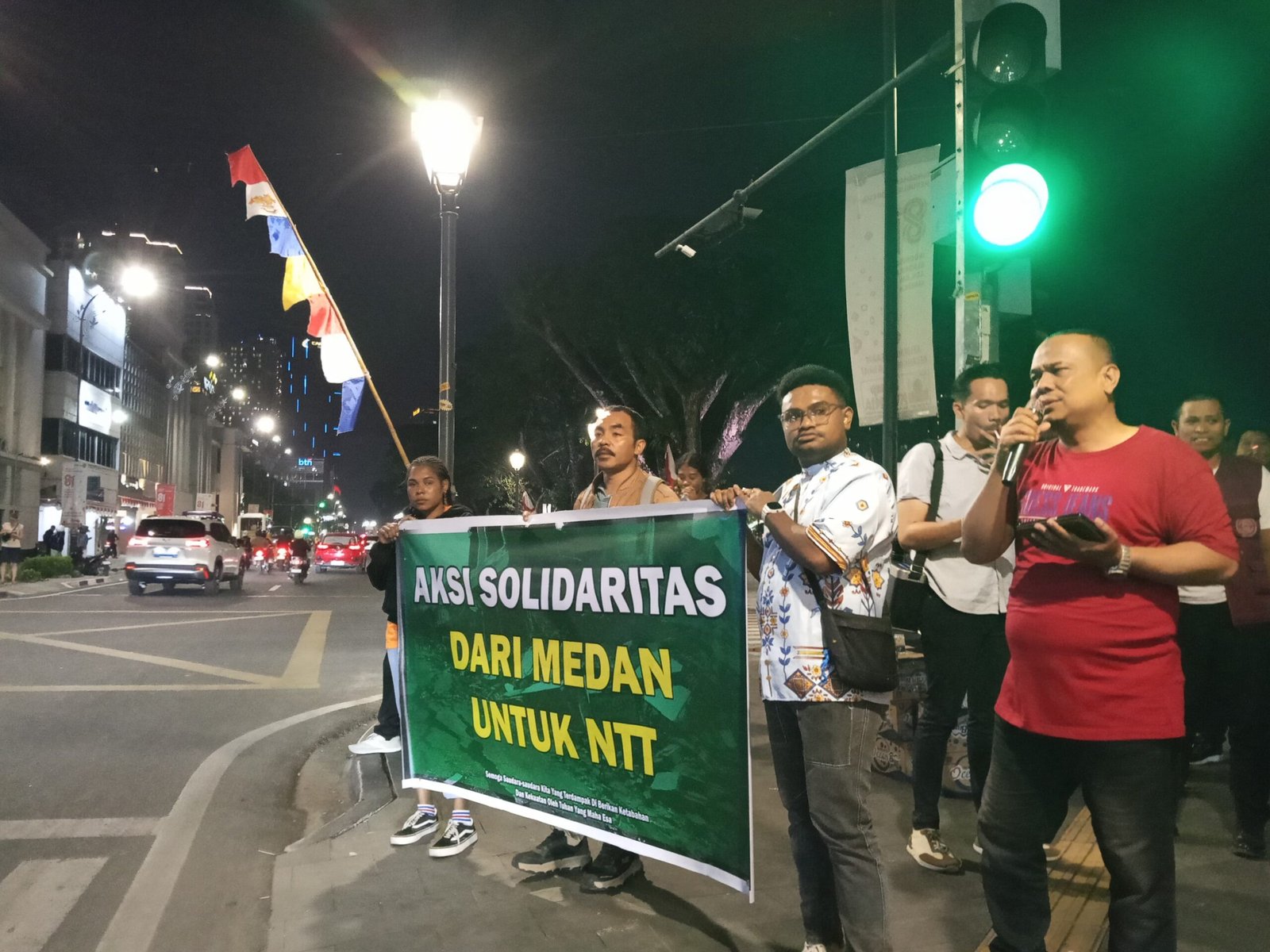 Solidaritas dan Penggalangan Dana Gempa Flores
