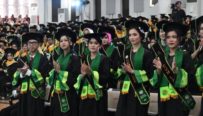 Wisuda 5.263 Lulusan, Rektor USU Tekankan Pentingnya Skills Hadapi Dunia Kerja