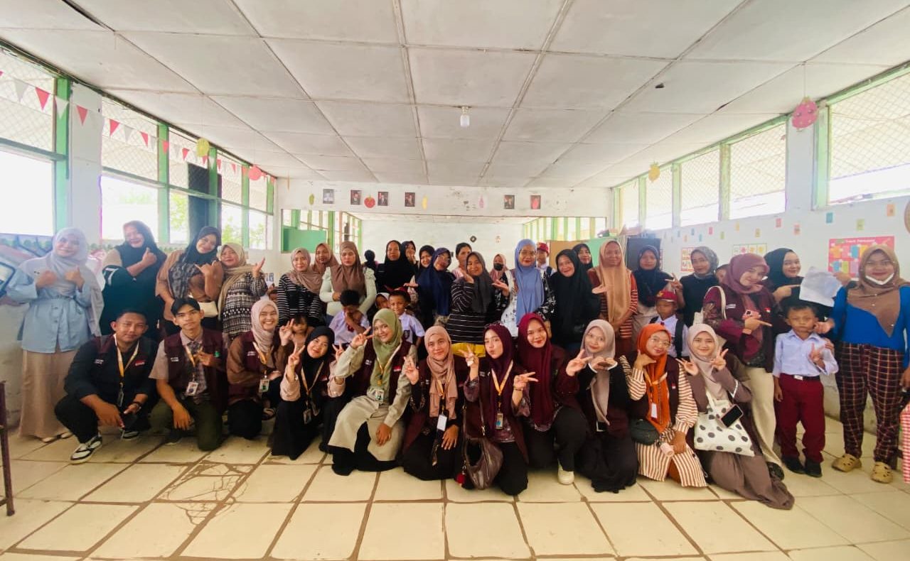 Mahasiswa KKN UIN Sumatera Utara menggelar edukasi pencegahan stunting dan sosialisasi gizi seimbang untuk orang tua serta siswa kelas 1 SD di Dusun Kenari, Desa Melati II, Kecamatan Perbaungan, Kabupaten Serdang Bedagai (Senin, 10/8/2026).