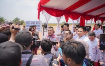 Wamen Ossy Serahkan Sertipikat bagi MBR di Kalsel, Dukung Penyediaan Rumah Layak Huni Lewat Legalitas Tanah