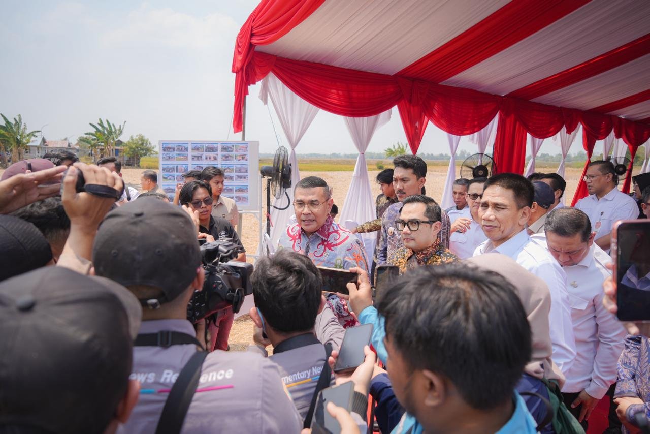 Serahkan Sertipikat bagi MBR