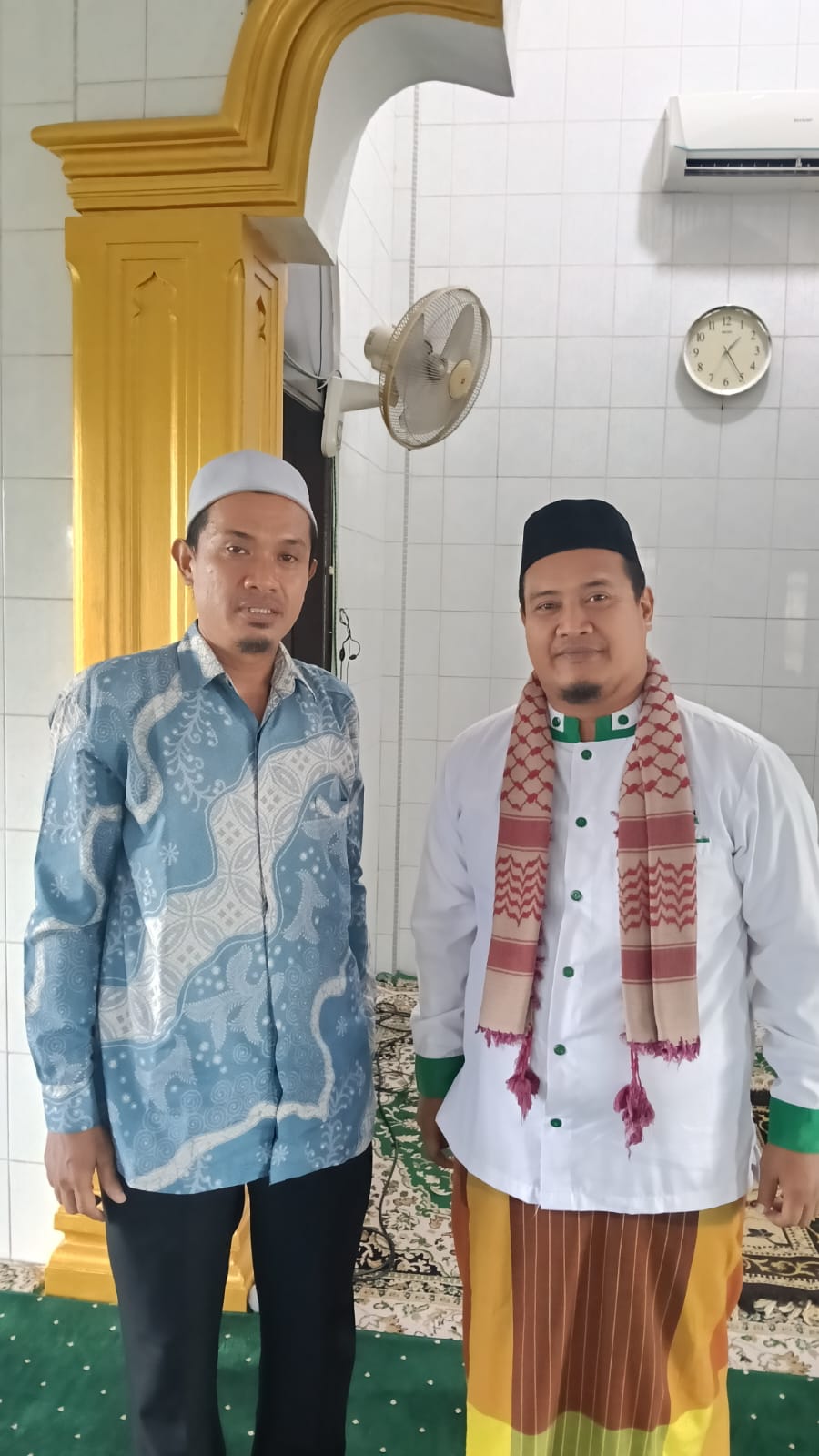 Isi Khutbah Jum'at di Masjid Al-Hidayah, Penyuluh Agama Islam ASN KUA Kecamatan Medan Kota Tanamkan Nilai Ketakwaan