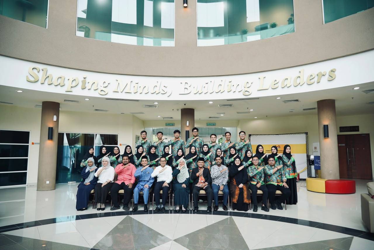 26 tenaga pendidik UMSU mengukuti program pelatihan Internasional di Akademi Kepemimpinan Tinggi (AKEPT) bertajuk 