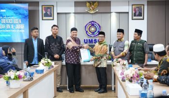 Penggabungan Ma’had Abu Ubaidah ke UMSU, Rektor Serahkan SK Dosen dan Tendik