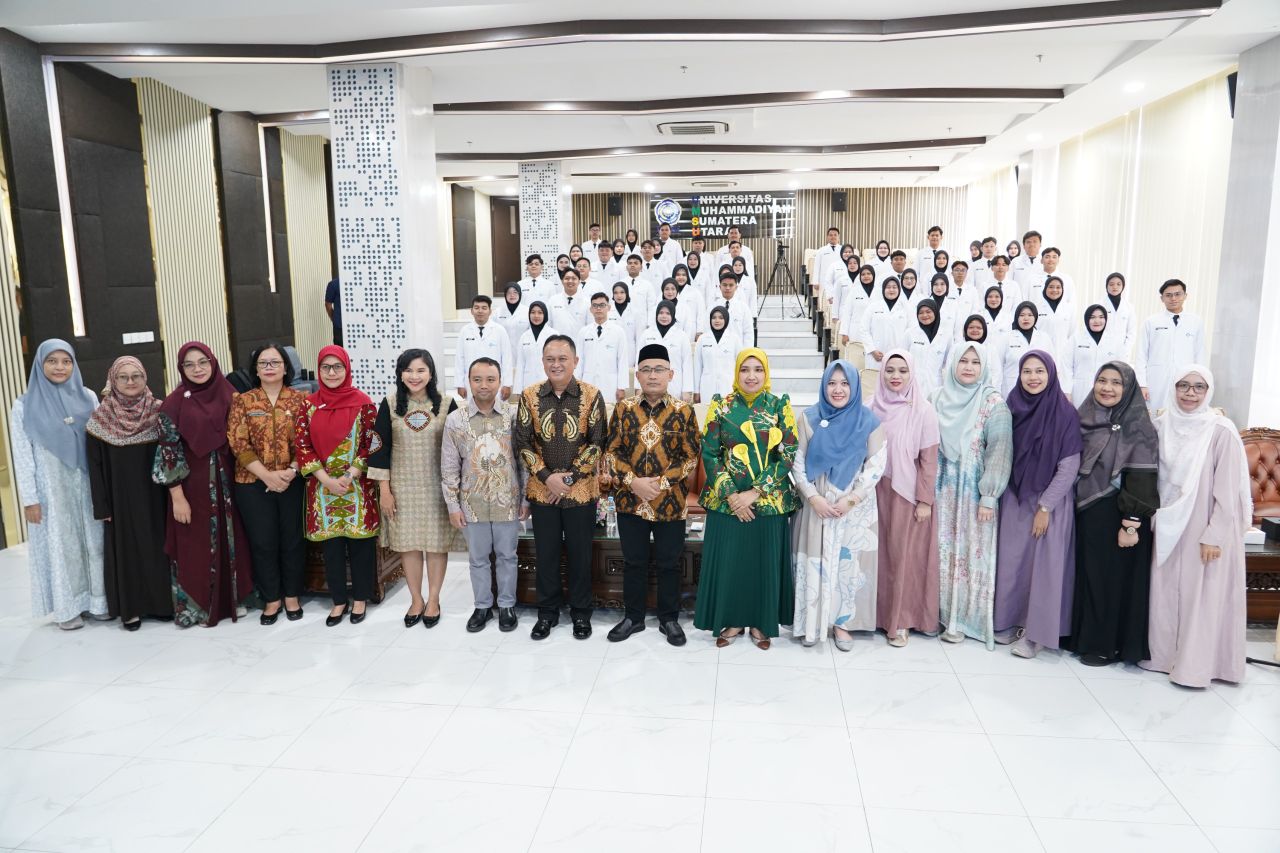 Sebanyak 56 lulusan FKIK UMSU mengikuti yudisium dan pengangkatan janji dokter muda angkatan ke-34, di Auditorium Kampus FKIK UMSU, Jalan Gedung Arca No. 53, Teladan, Medan, Jumat (25/9/2026).