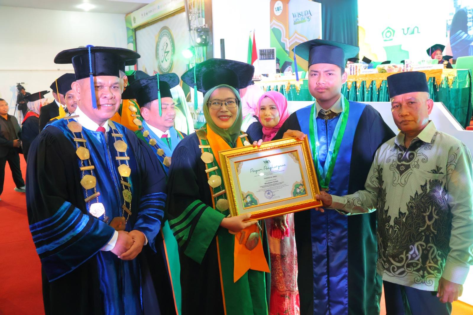 2.038 Lulusan UINSU Diwisuda, Prof Nurhayati: Jangan Jadi Pengguna Perubahan, Jadilah Pencipta Perubahan