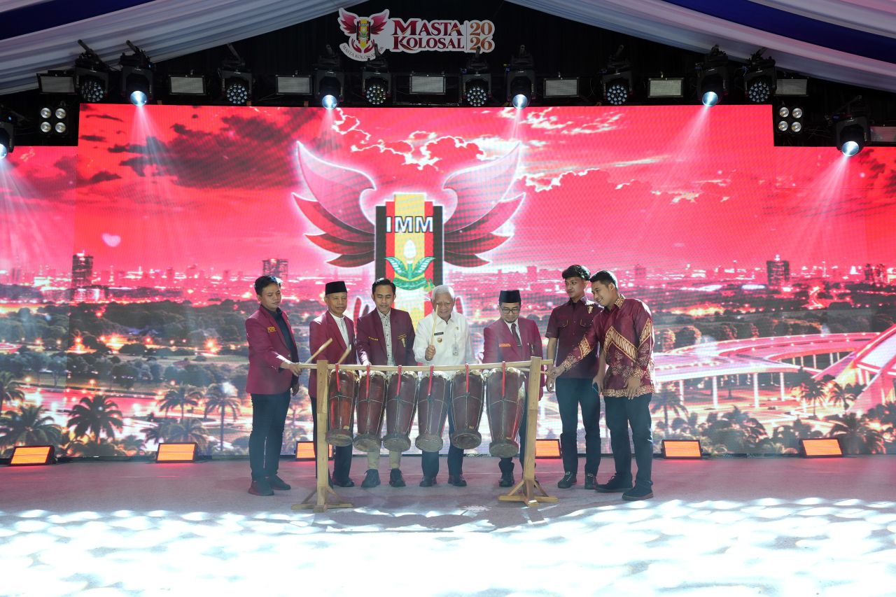 Wakil Gubernur Sumut H. Surya menghadirin Masta Kolosal IMM UMSU 2026 di Kampus UMSU, Jalan Muchtar Basri, Medan, Rabu (30/9). 

