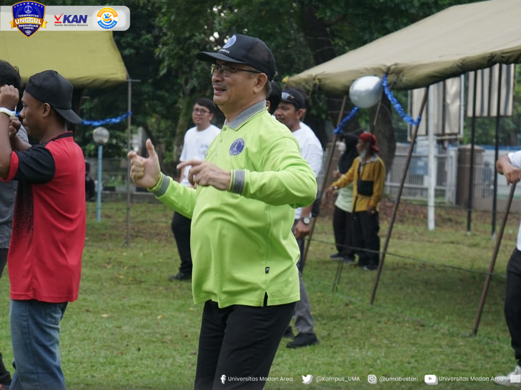 Rektor UMA, Prof. Dr. Dadan Ramdan, M.Eng., M.Sc. hadir langsung dalam kegiatan Senam Sehat yang menjadi bagian dari rangkaian RRI Fest 2026.
