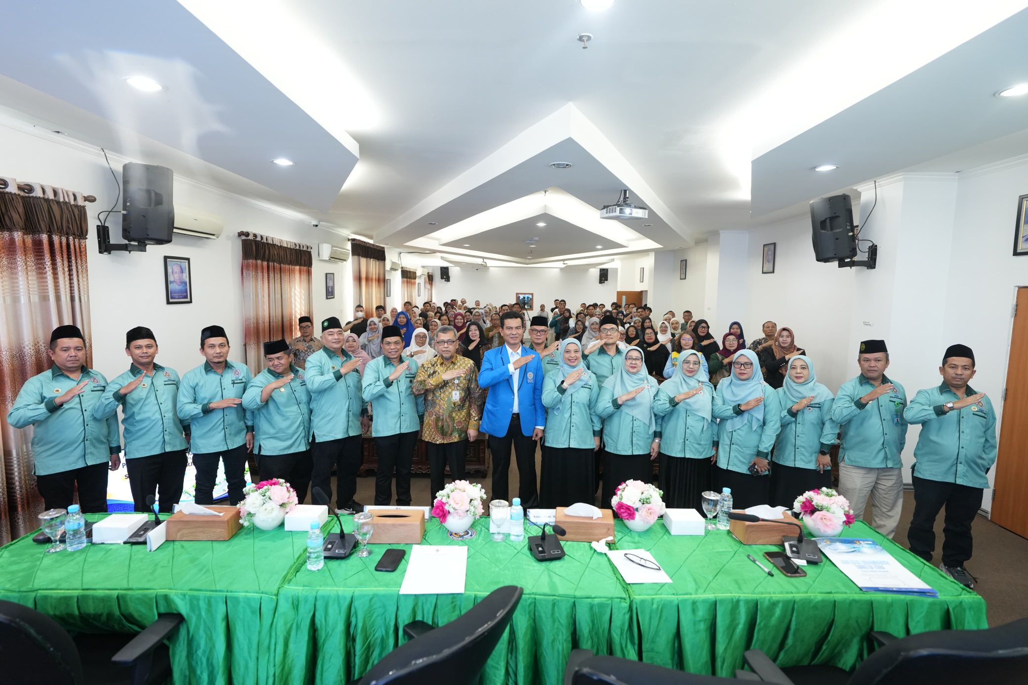 Sekolah Pascasarjana UMSU menyambut  mahasiswa baru program magister (S2) dan doktor (S3) melalui kegiatan Pengenalan Kehidupan Kampus bagi Mahasiswa Baru atau PKKMB, Sabtu (10/10/2026).