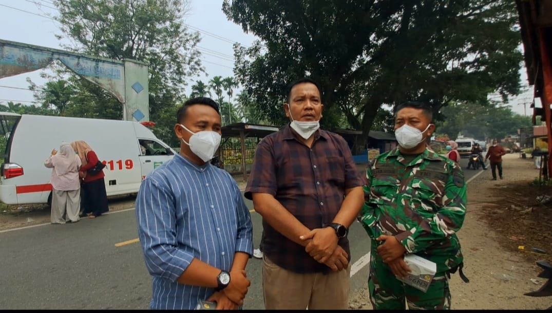 Forkopimcam Bukit Malintang menggelar aksi pembagian masker gratis kepada masyarakat dan para pengguna jalan, Jumat (16/10/2026).